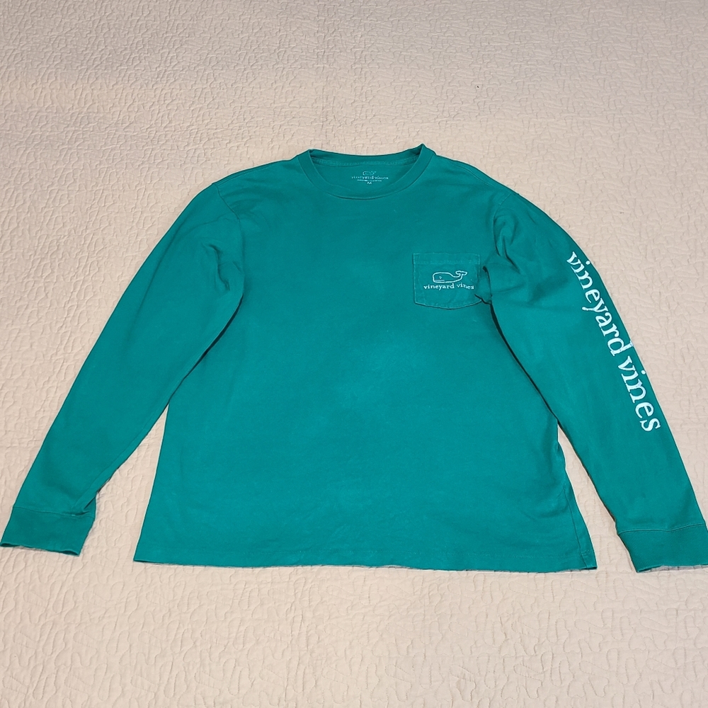 Vineyard Vines pocket longsleeve size M - Picture 2 of 3